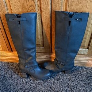 Women's Black Hush Puppies Knee-High Boots. Size 7, worn once.